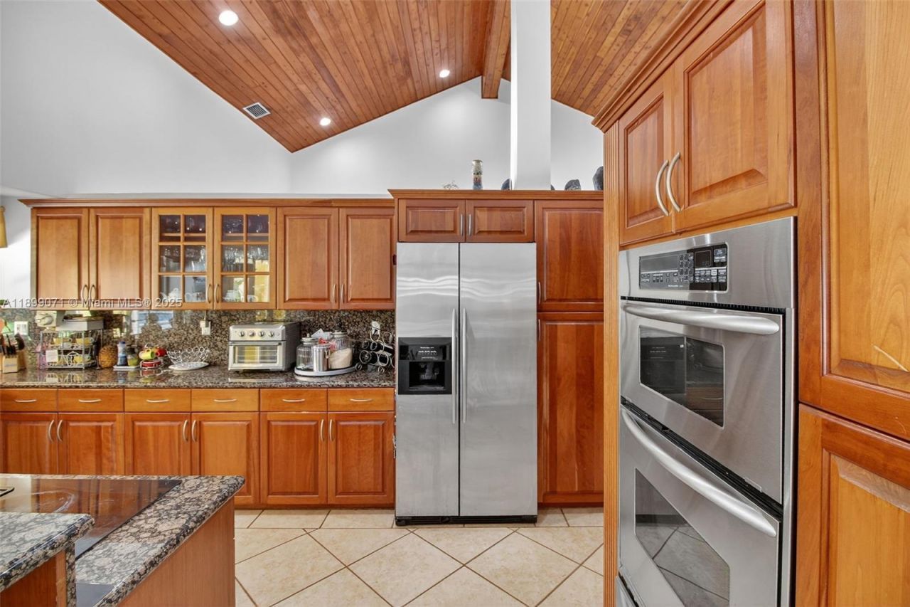 7720 SW 176th St, Palmetto Bay, FL 33157 Photo