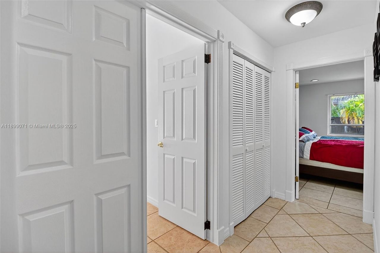 7720 SW 176th St, Palmetto Bay, FL 33157 Photo