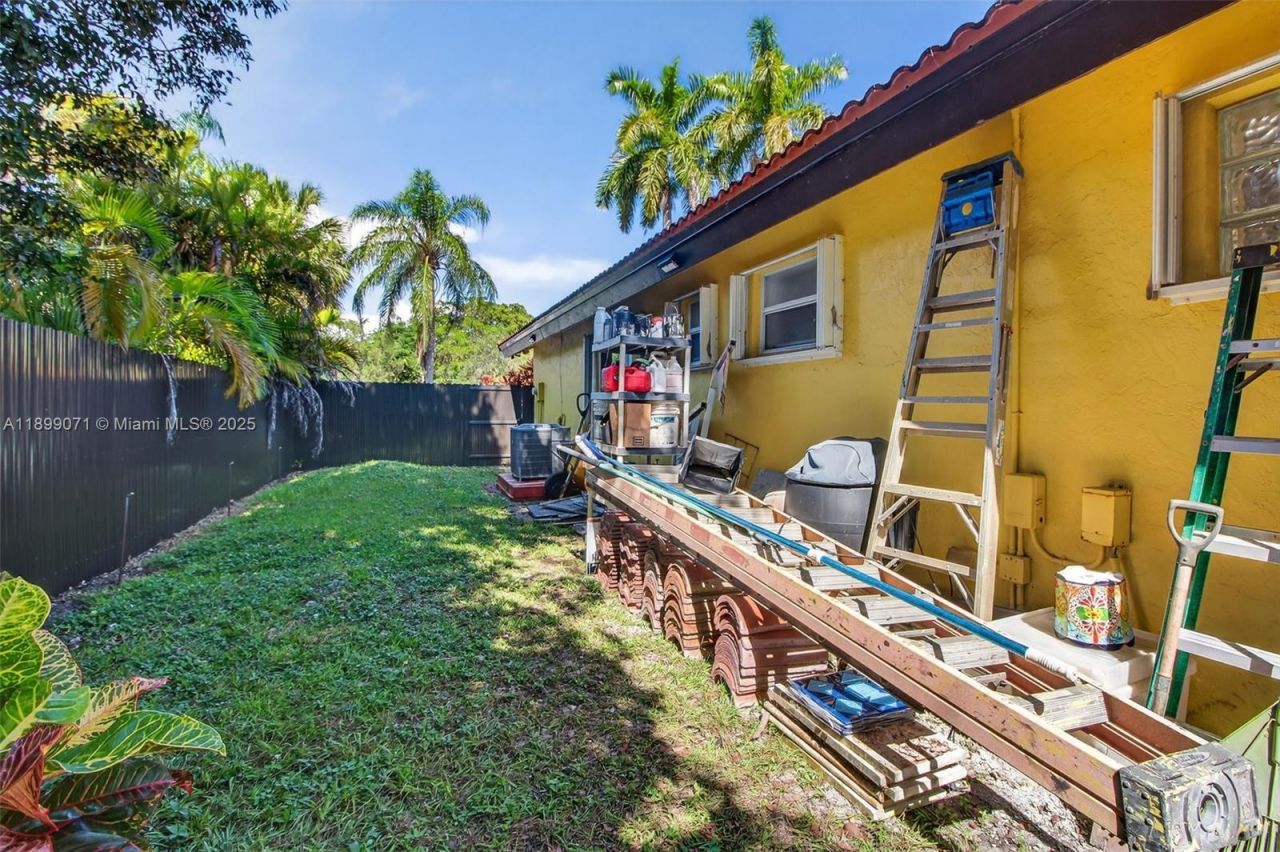 7720 SW 176th St, Palmetto Bay, FL 33157 Photo