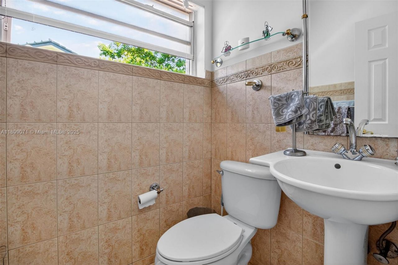 7720 SW 176th St, Palmetto Bay, FL 33157 Photo