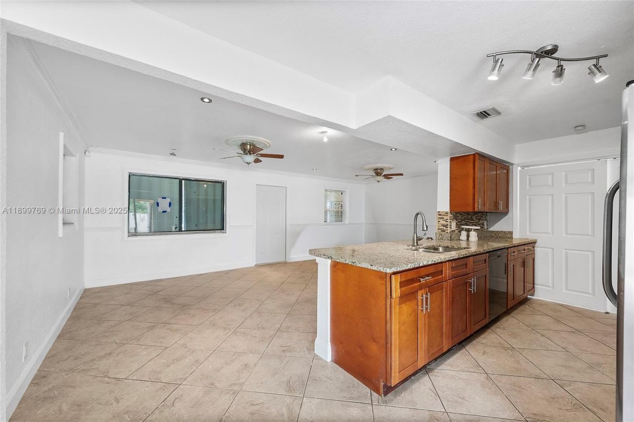 2545 NW 59th Ave, Margate, FL 33063 Photo