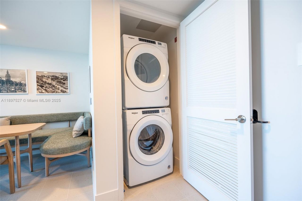 601 NE 1st Ave, Unit 4213, Miami, FL 33132 Photo