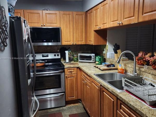 2221 S Sherman Cir, Unit 304, Miramar, FL 33025