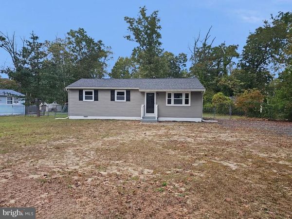 411 WOODLAWN AVENUE, WILLIAMSTOWN, NJ 08094