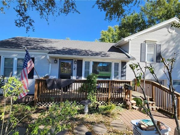 201 SE Johnson Street, Lee's Summit, MO 64063