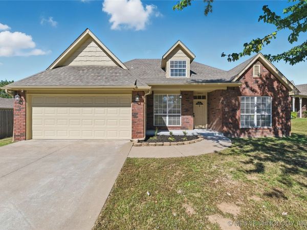 10003 E 97th Place N, Owasso, OK 74055