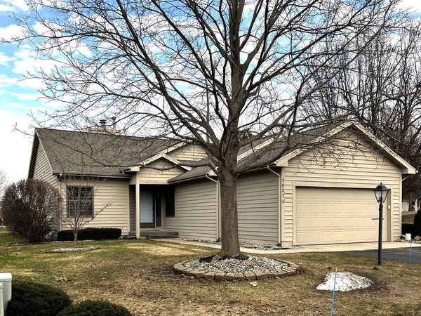 1821 Spring Meadow Court SE, Unit 29, Caledonia, MI 49316