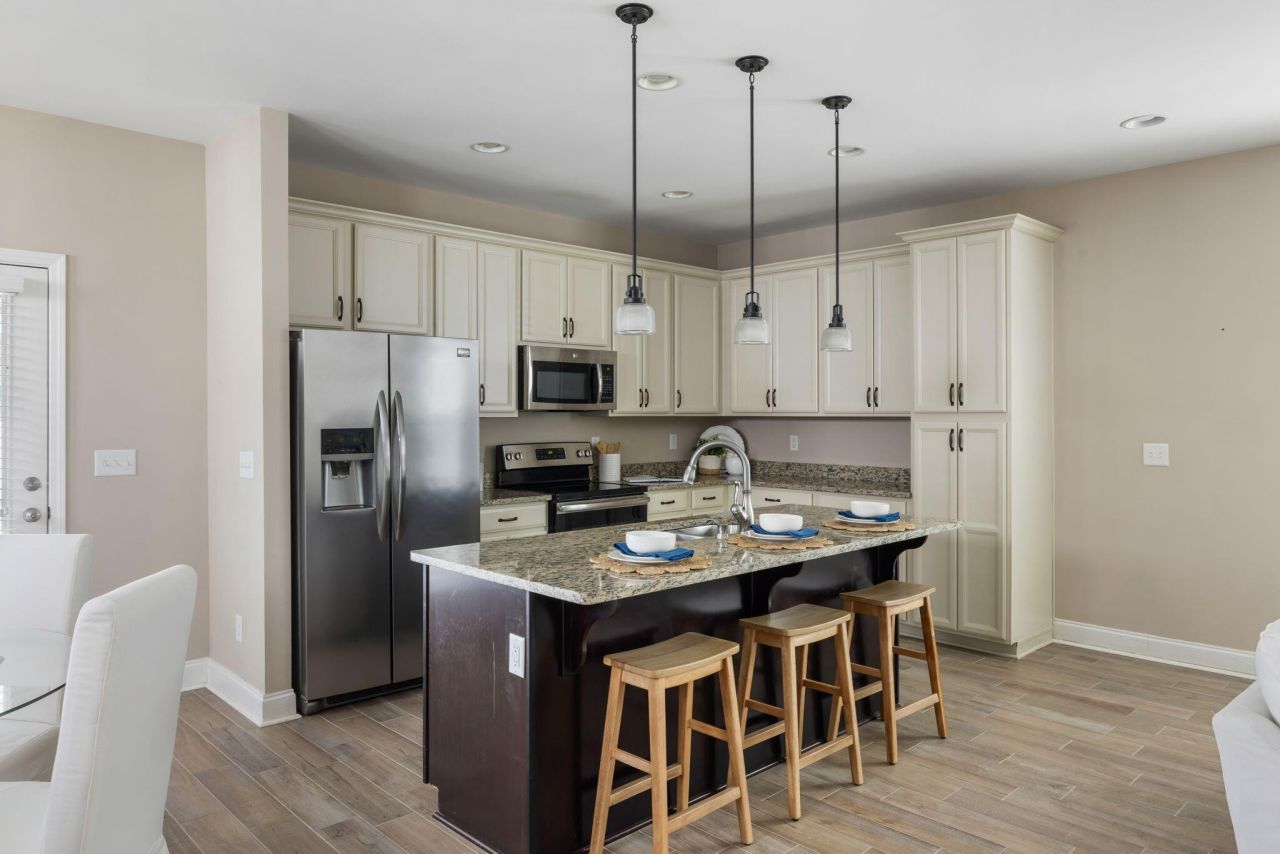 2604 Poplar Grove Place Photo 7