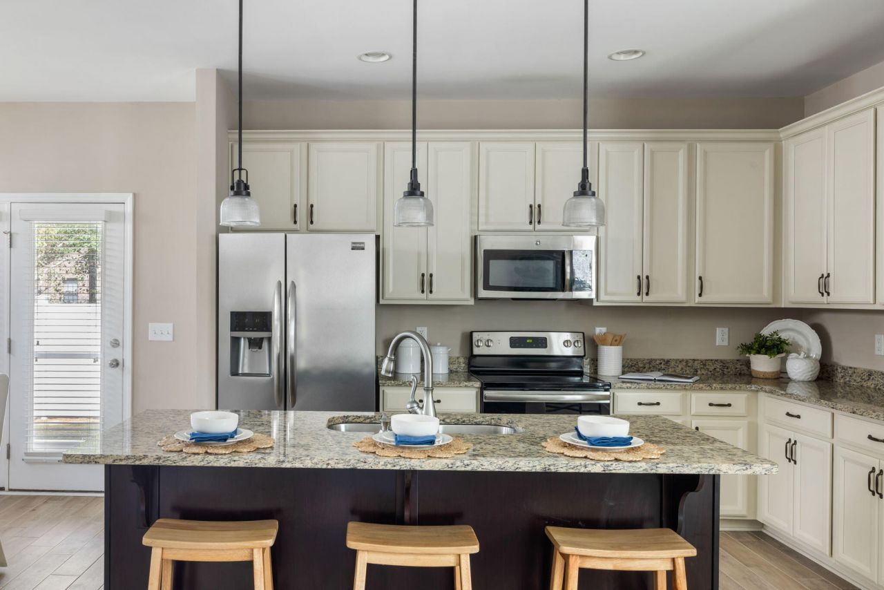 2604 Poplar Grove Place Photo 8