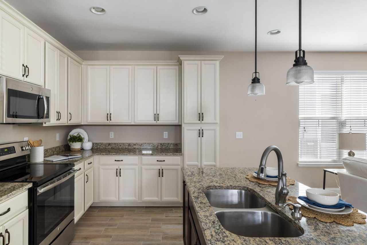 2604 Poplar Grove Place Photo 9