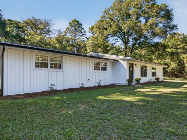 4734 Haybarn Road, Holt, FL 32564