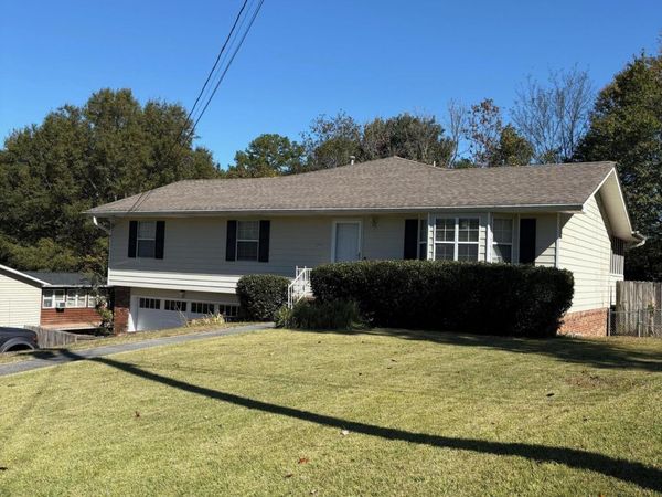 409 Sandalwood Drive, Hixson, TN 37343