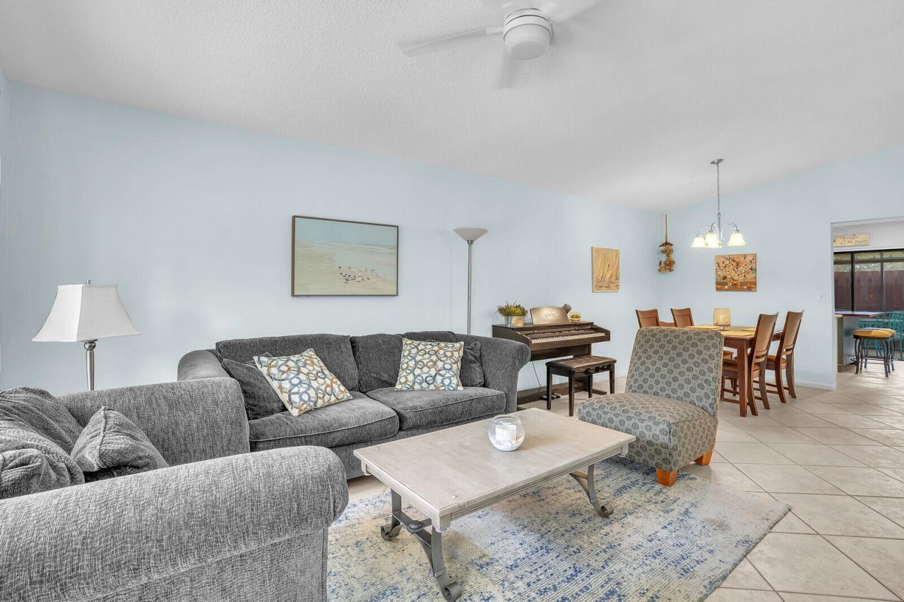 8020 SE Villa Cir, Hobe Sound, FL 33455 Photo