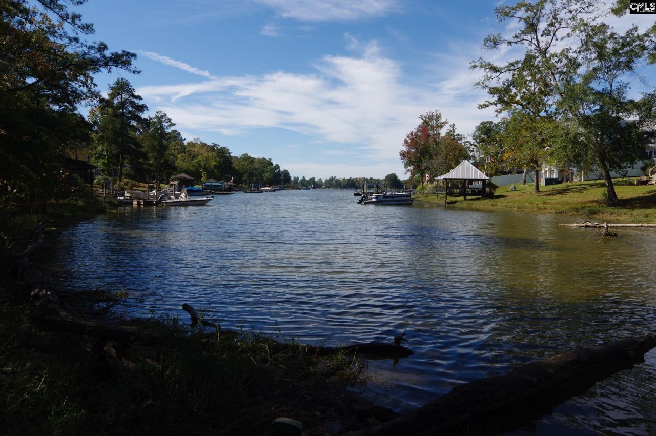 28 Chalet Road Photo 13