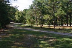 28 Chalet Road photo 4