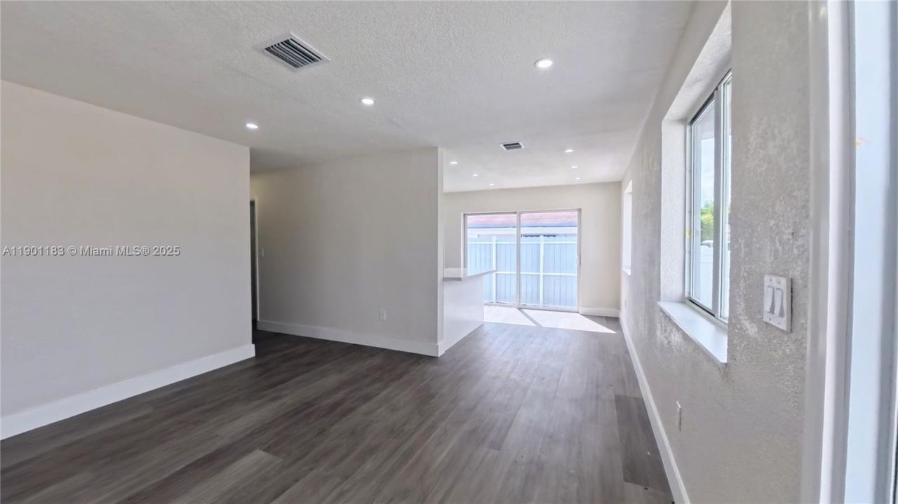 1575 W 6th Ave, Hialeah, FL 33010 Photo