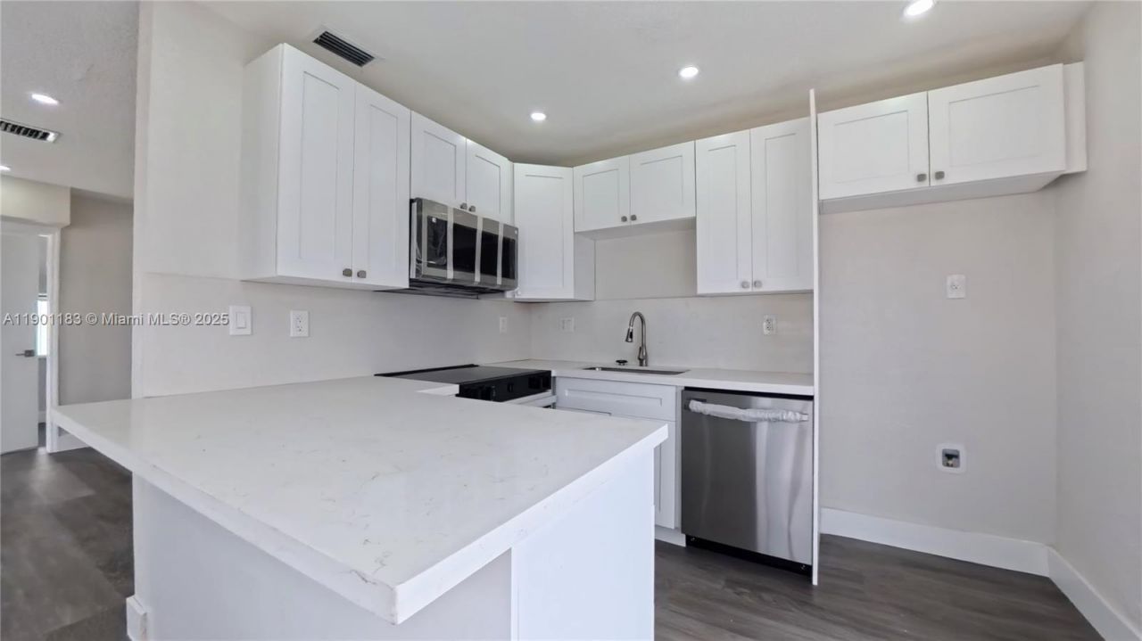 1575 W 6th Ave, Hialeah, FL 33010 Photo