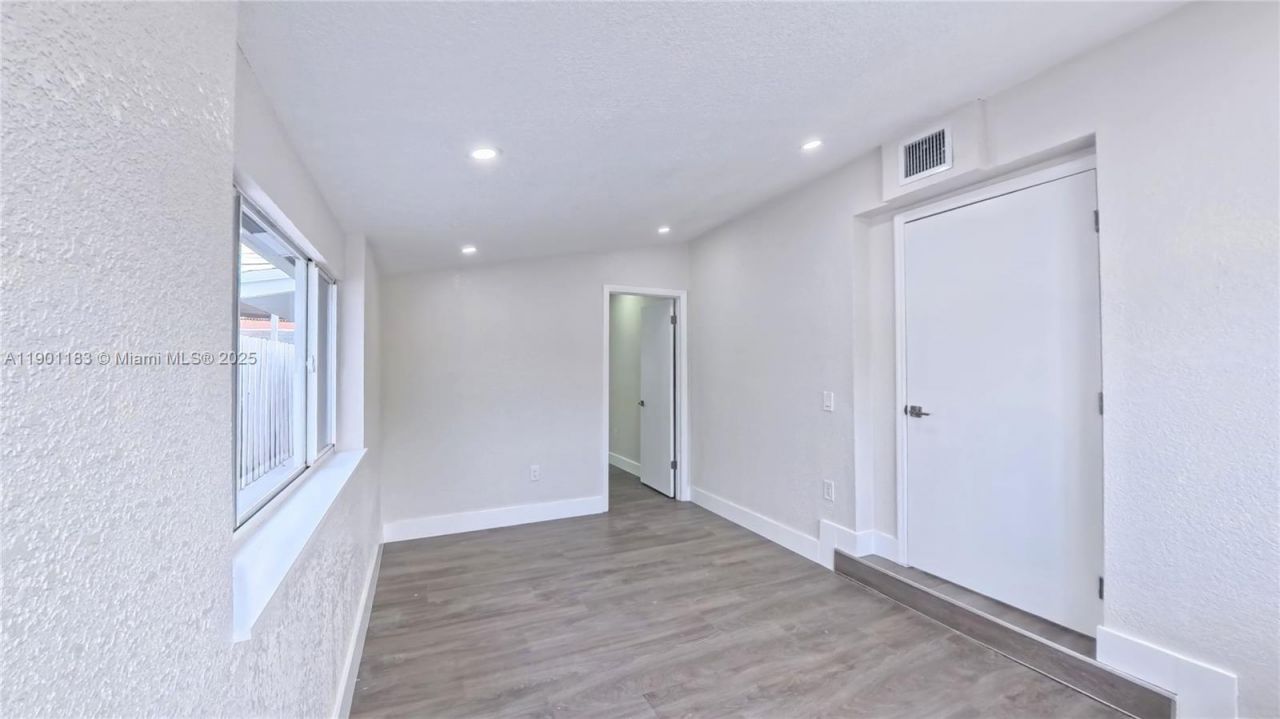 1575 W 6th Ave, Hialeah, FL 33010 Photo