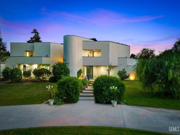 5501 Georgia Drive, Bakersfield, CA 93308