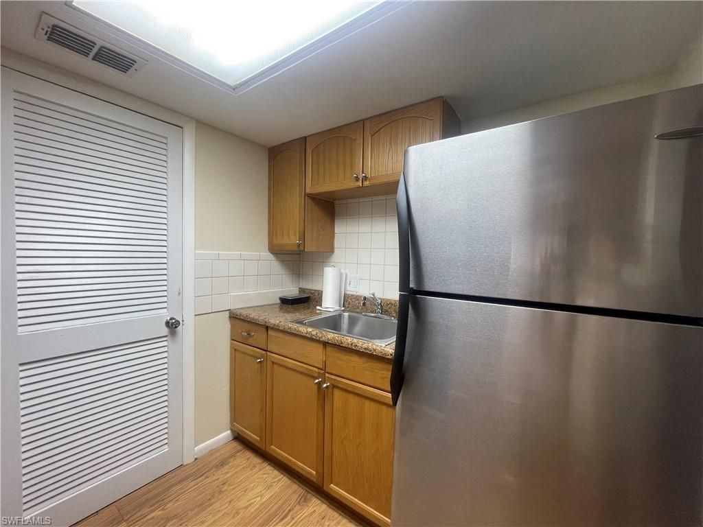 2366 E Mall Dr, Unit 521, Fort Myers, FL 33901 Photo