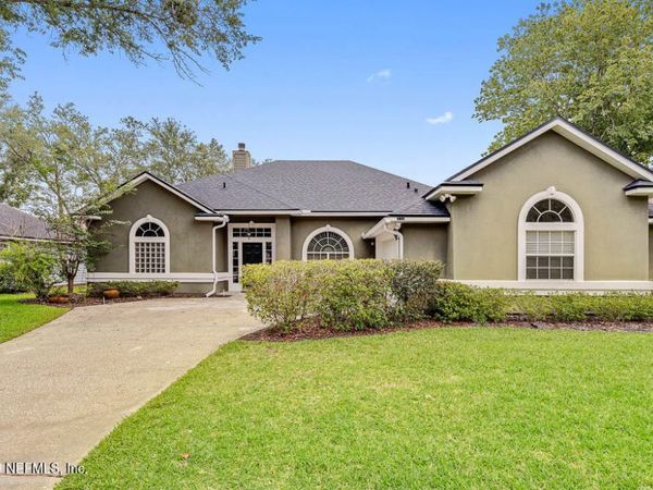 332 MAPLEWOOD Drive, St. Johns, FL 32259