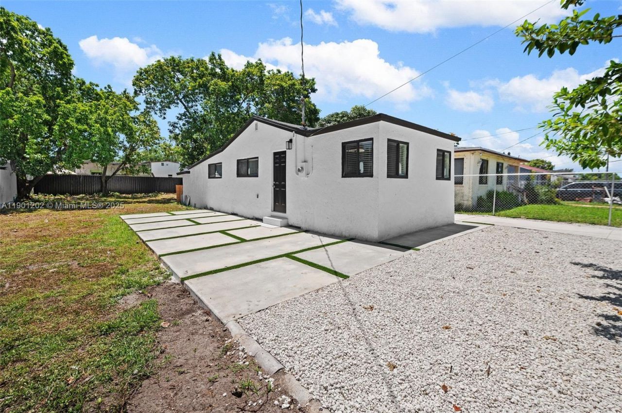 7525 NW 15th Ave, Miami, FL 33147 Photo
