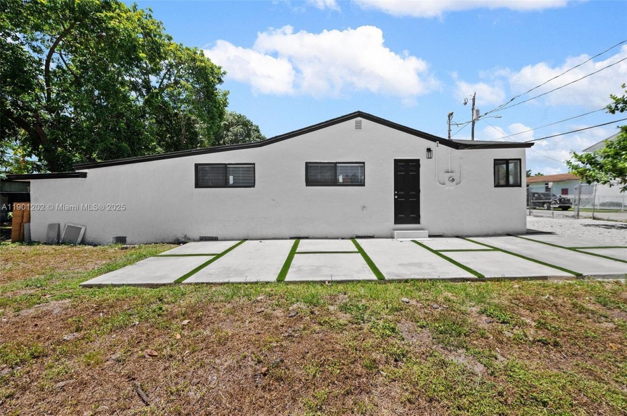 7525 NW 15th Ave, Miami, FL 33147 Photo