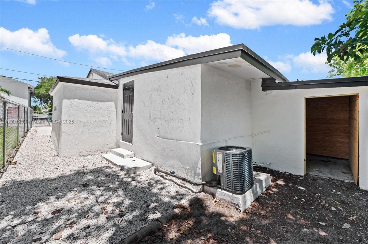 7525 NW 15th Ave, Miami, FL 33147 Photo