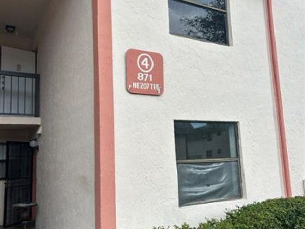 871 NE 207th Ter, Unit 102, Miami, FL 33179