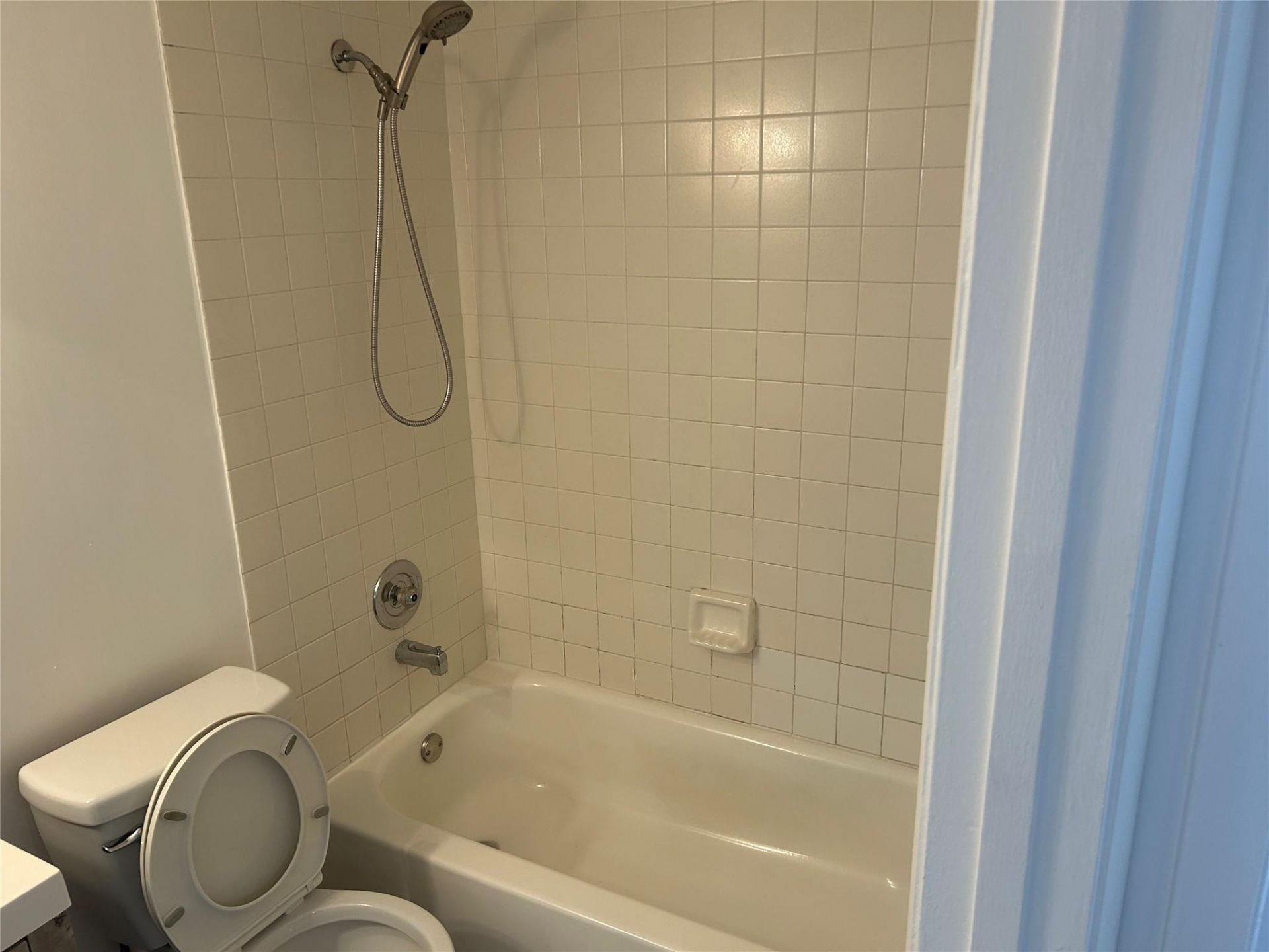 871 NE 207th Terrace, Unit 102, Miami, FL 33179 Photo