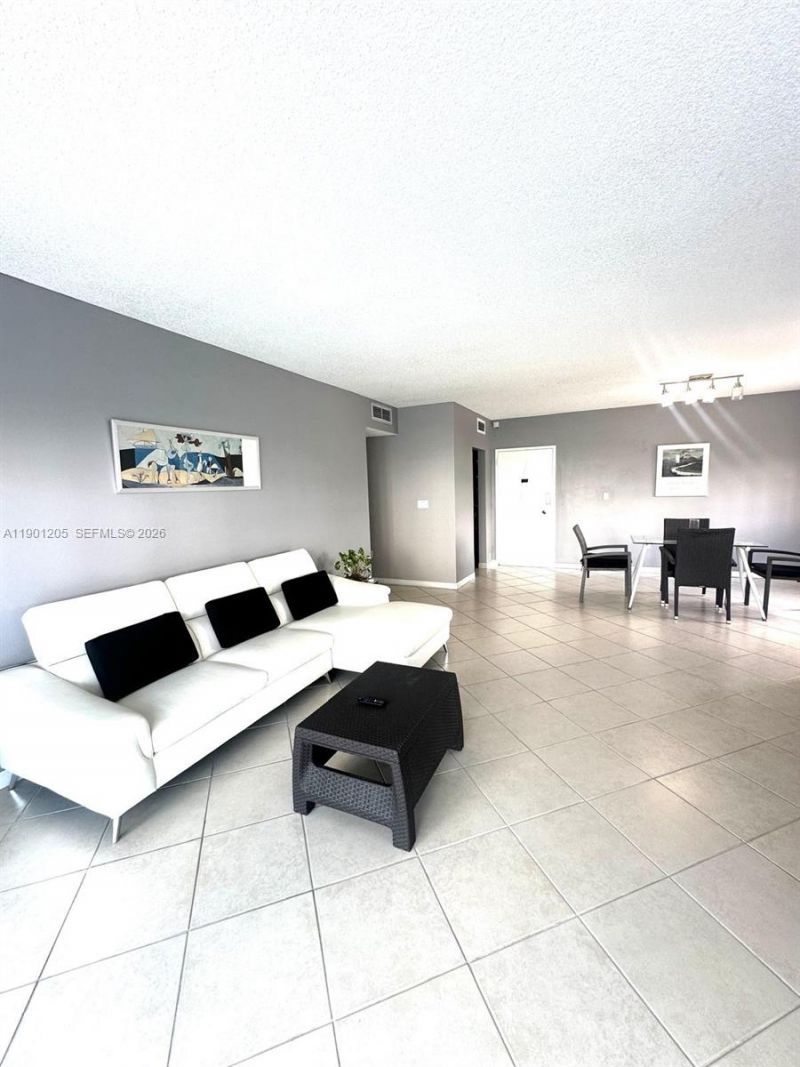 500 Bayview Dr, Unit 321, Sunny Isles Beach, FL 33160 Photo
