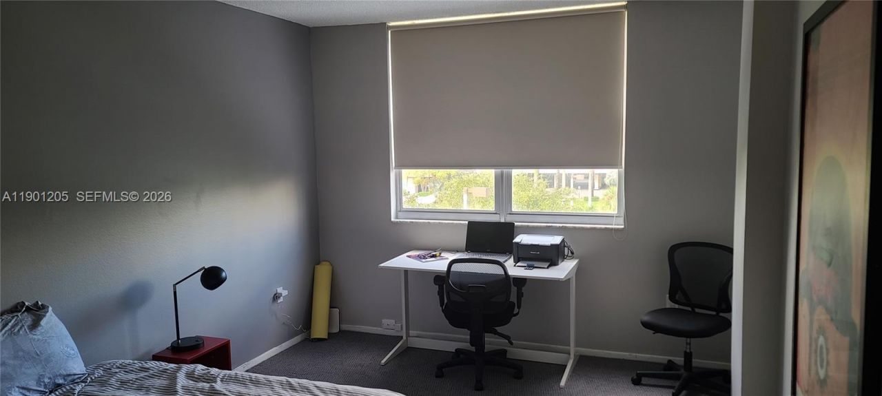 500 Bayview Dr, Unit 321, Sunny Isles Beach, FL 33160 Photo