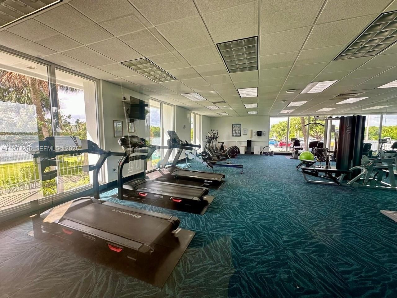 500 Bayview Dr, Unit 321, Sunny Isles Beach, FL 33160 Photo