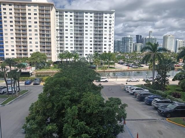 500 Bayview Dr, Unit 321, Sunny Isles Beach, FL 33160 Photo