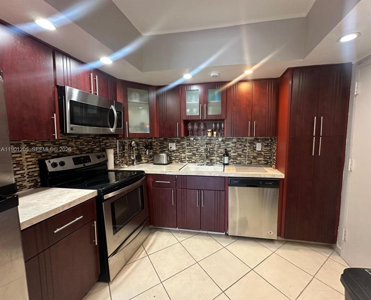 500 Bayview Dr, Unit 321, Sunny Isles Beach, FL 33160 Photo