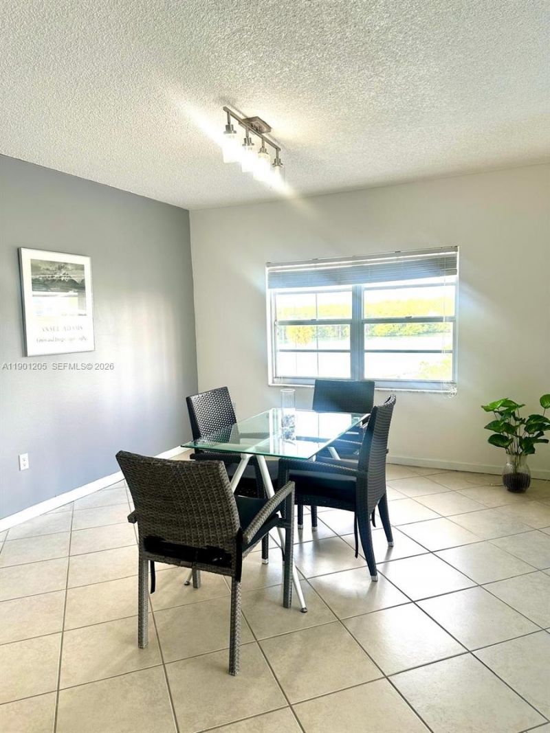 500 Bayview Dr, Unit 321, Sunny Isles Beach, FL 33160 Photo