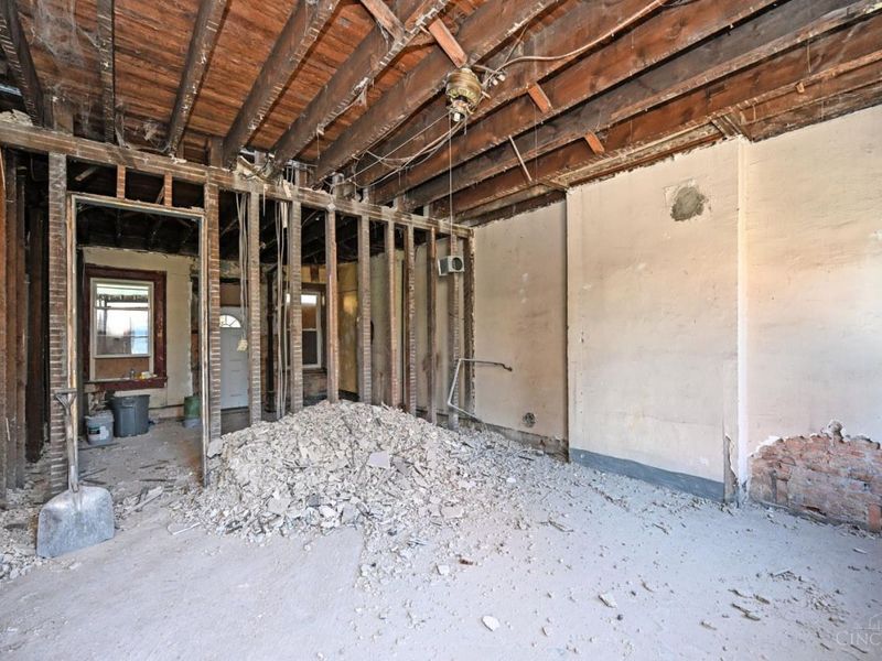 64 E Clifton Avenue, Cincinnati, OH 45202 Photo 24