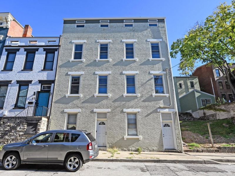 64 E Clifton Avenue, Cincinnati, OH 45202 Photo 3