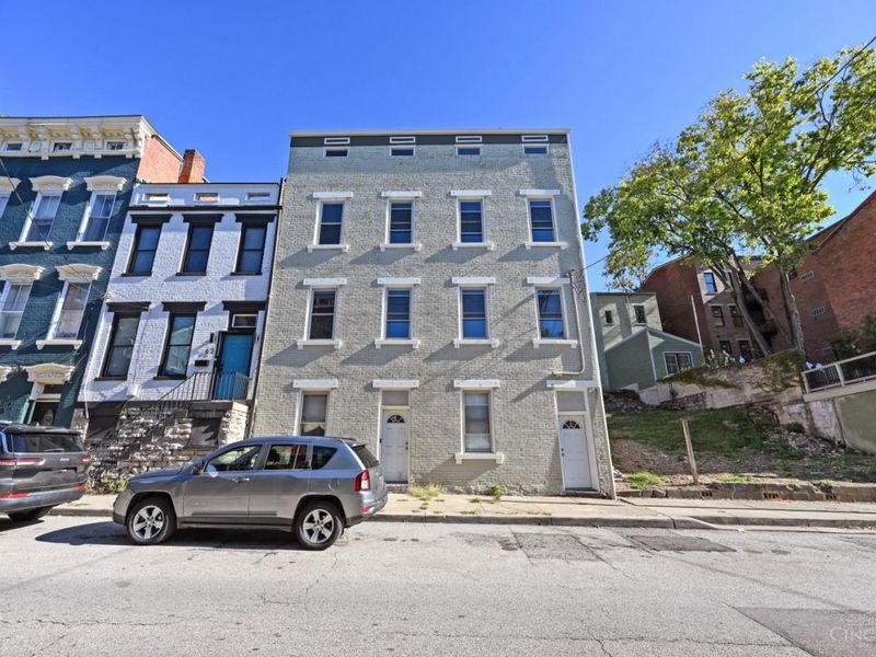 64 E Clifton Avenue, Cincinnati, OH 45202 Photo 4