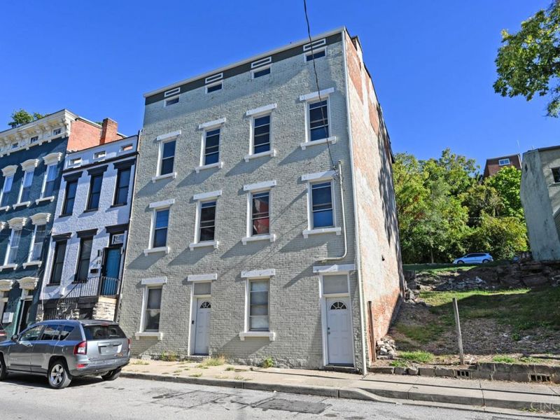 64 E Clifton Avenue, Cincinnati, OH 45202 Photo 5