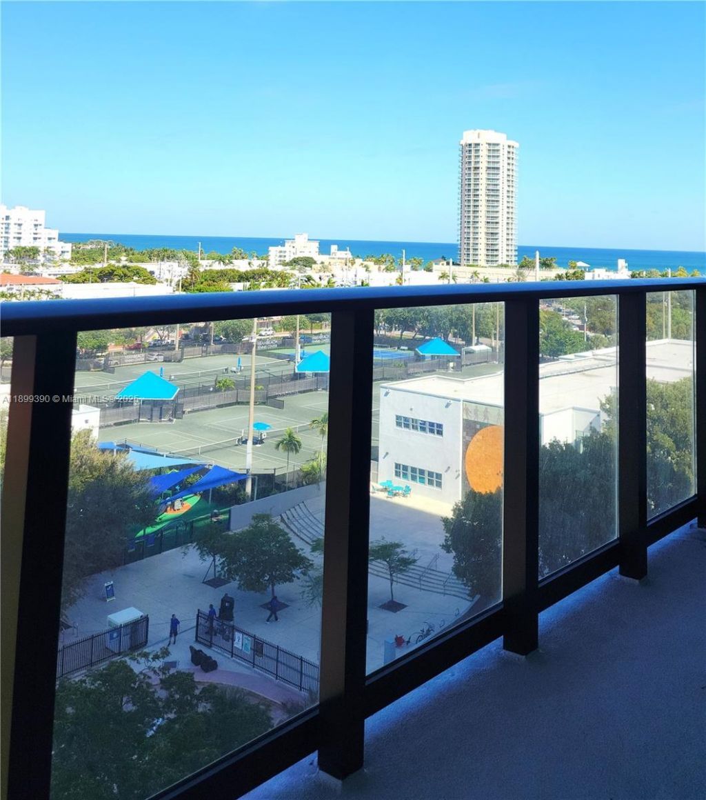 580 72nd, Unit 713, Miami Beach, FL 33141 Photo