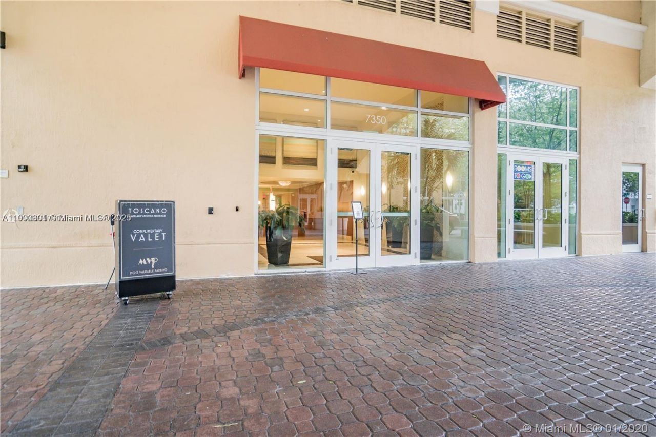 7355 SW 89th St, Unit 501N, Miami, FL 33156 Photo