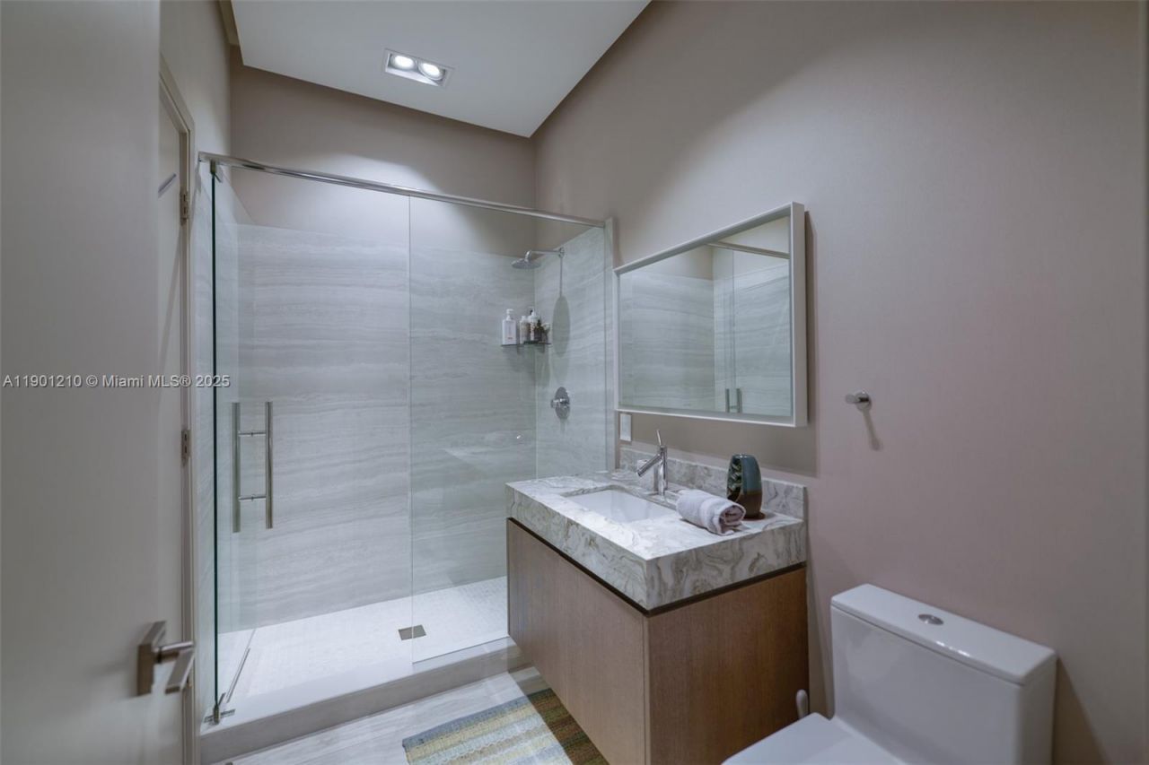 495 Brickell Ave, Unit 2211, Miami, FL 33131 Photo