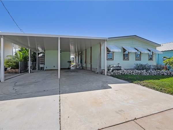 2592 York RD, ST. JAMES CITY, FL 33956