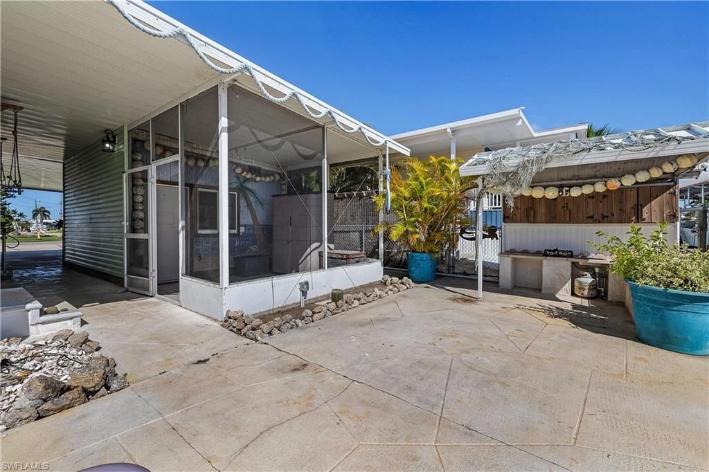 2592 York Rd, Saint James City, FL 33956 Photo