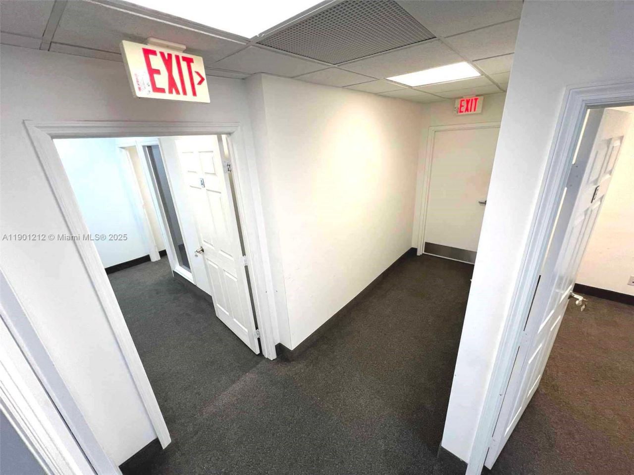 2727 E Oakland Park Blvd, Unit 304, Fort Lauderdale, FL 33306 Photo