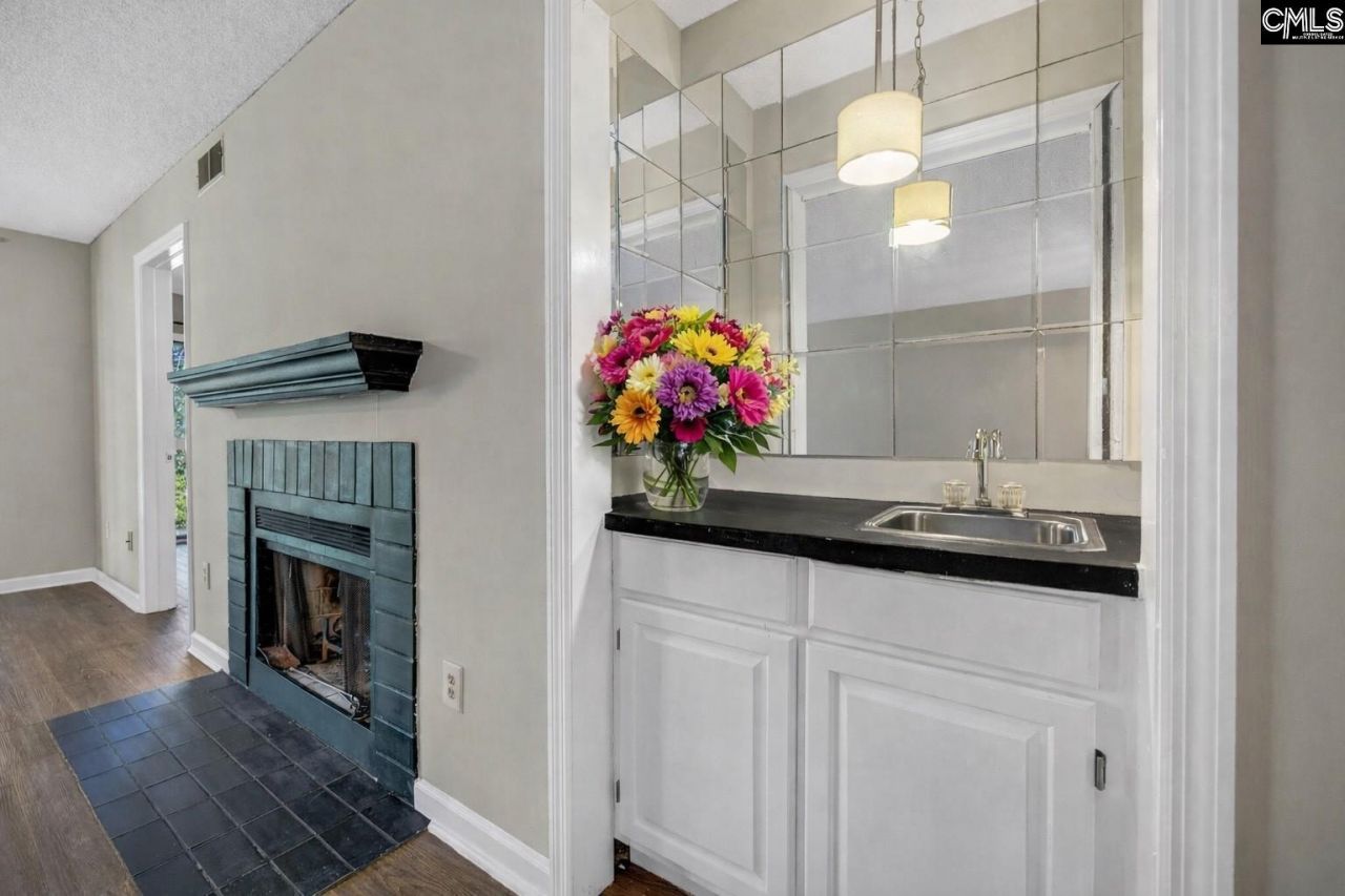 121 Edgewater Photo 10