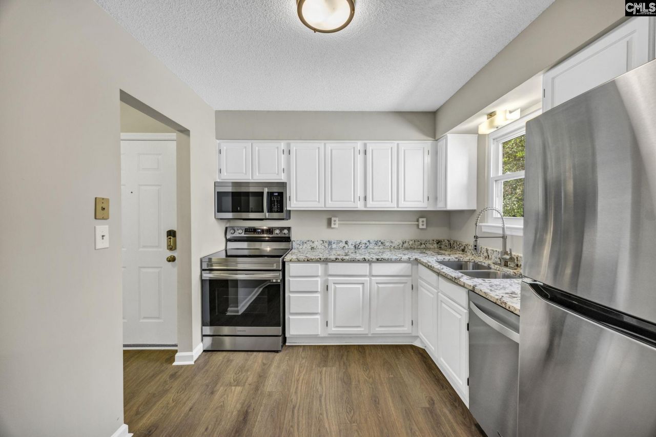 121 Edgewater Photo 16