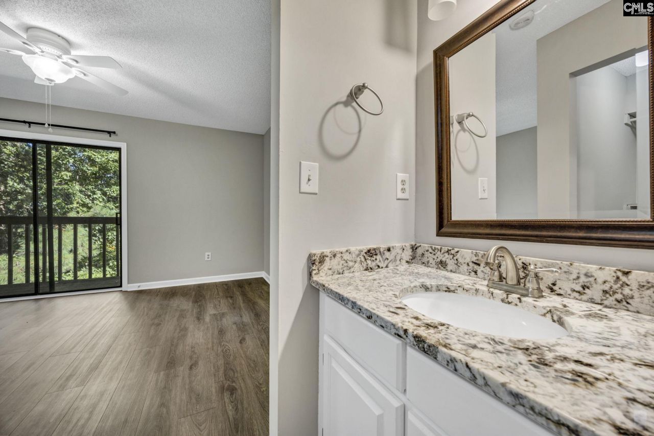 121 Edgewater Photo 22