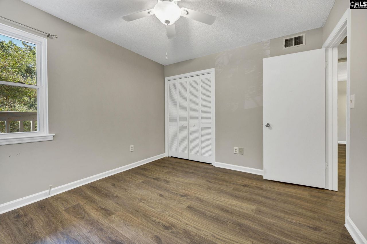 121 Edgewater Photo 31